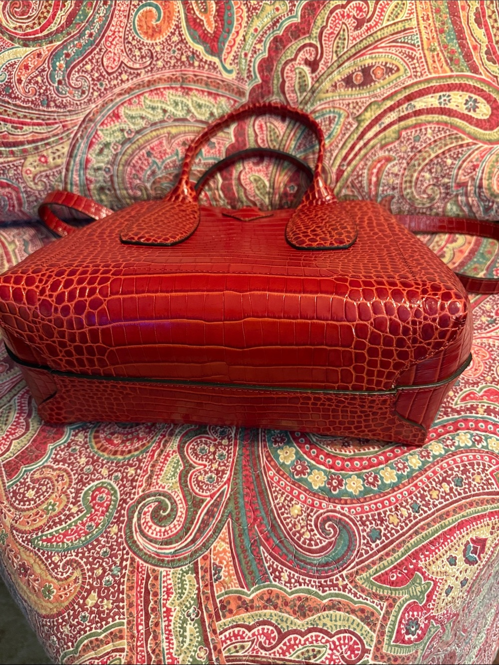 Longchamp Red Croc-Embossed Shoulder Tote - Picture 4 of 5